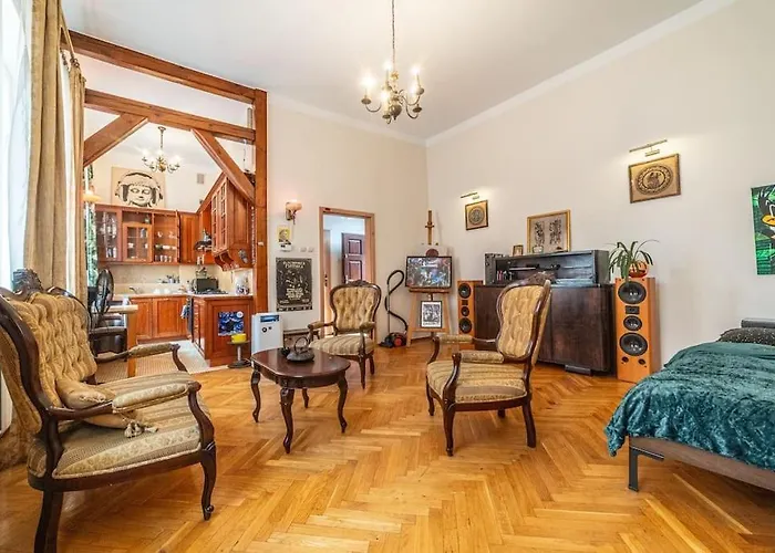 Climatic Studio For 2-4 Person In Main Square